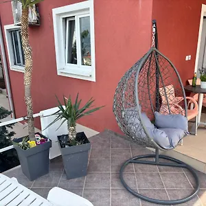 https://villa-nostra.hotels-in-trogir.com